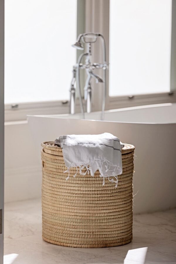 palm-laundry-basket-lifestyle