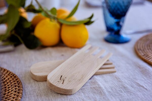 salad server paws in wood