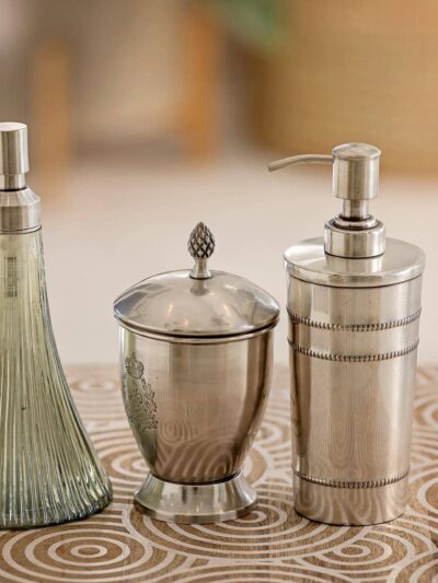 bathroom accessories