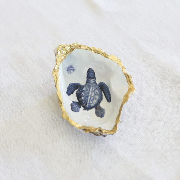 docorated oyster shell dish_turtle