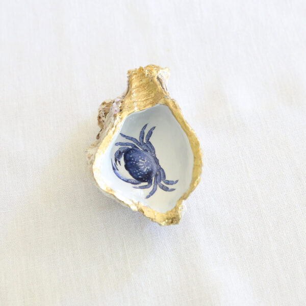 docorated oyster shell dish_crab