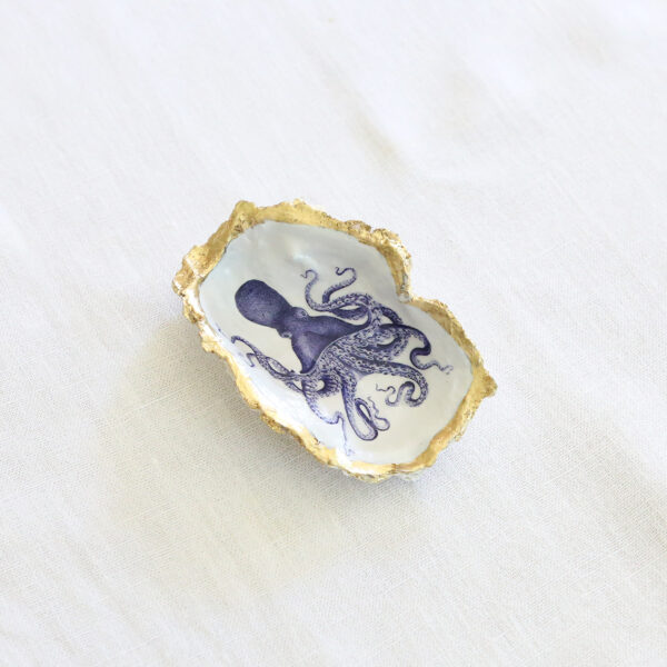 docorated oyster shell dish_octopus