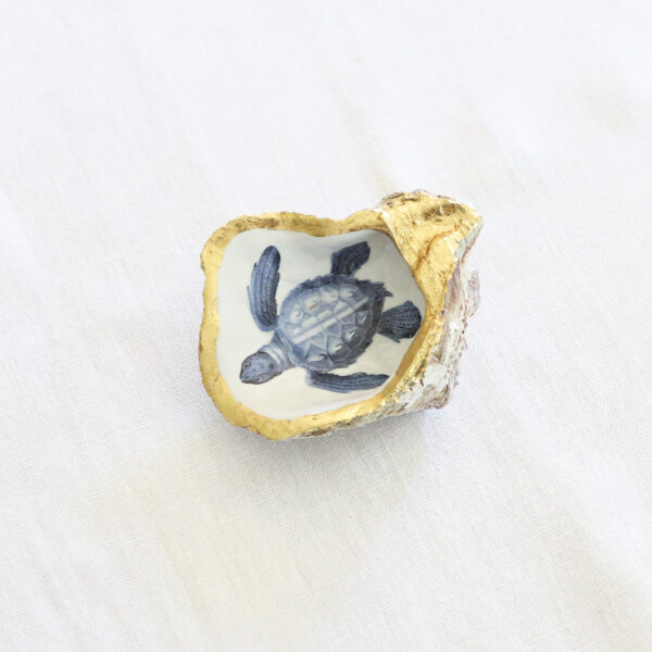 docorated oyster shell dish_turtle