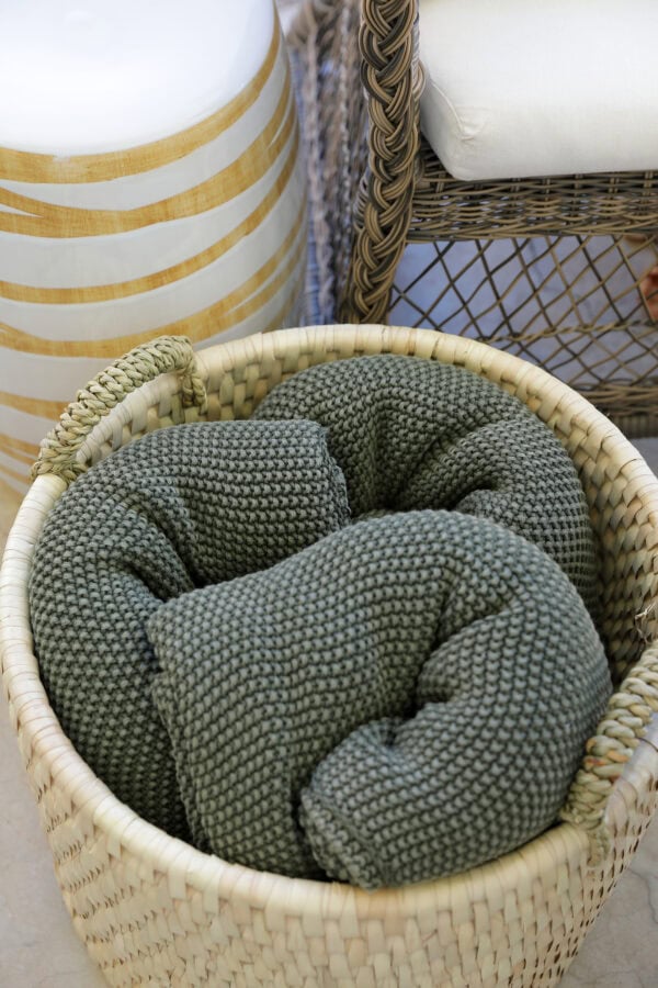 Umtsala Round Storage Basket with woven blanket