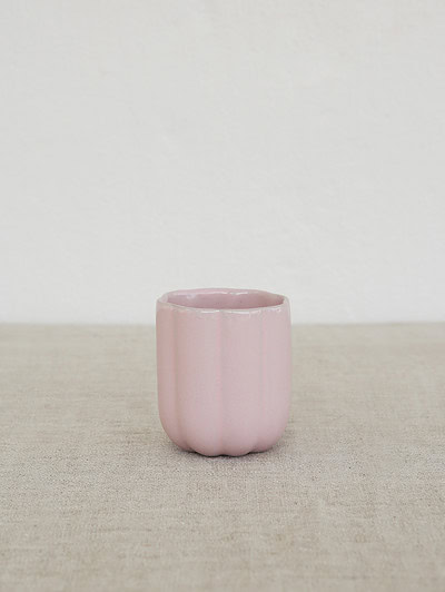 Villa Scalloped Mug (colour Pink Milk)