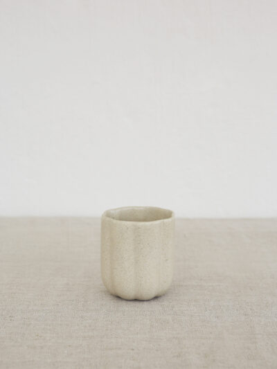 Villa Scalloped Mug (Milky Oatmeal)