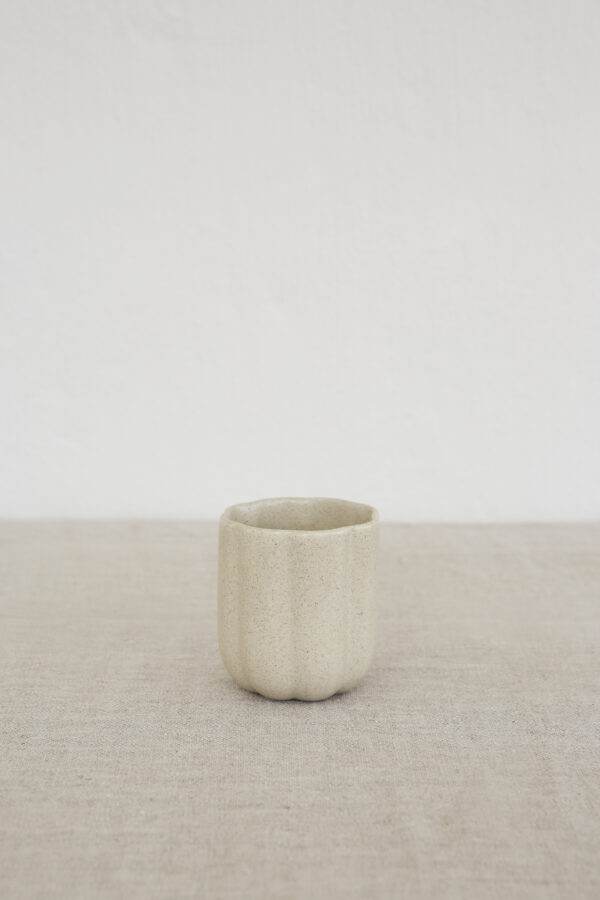 Villa Scalloped Mug (Milky Oatmeal)