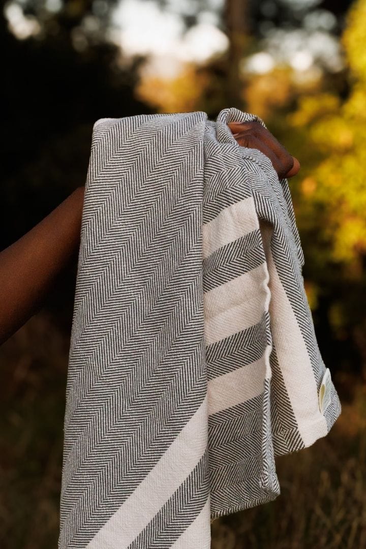 Saunders Dip Towel - Image 2